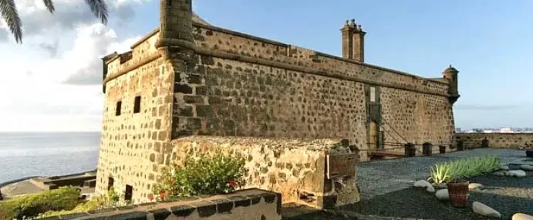 Museo Internacional de Arte Contemporáneo MIAC – Castillo de San José Museo Internacional de Arte Contemporáneo MIAC – Castillo de San José