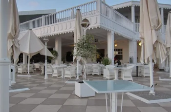 Restaurante Amura (Puerto Calero) Restaurante Amura (Puerto Calero)