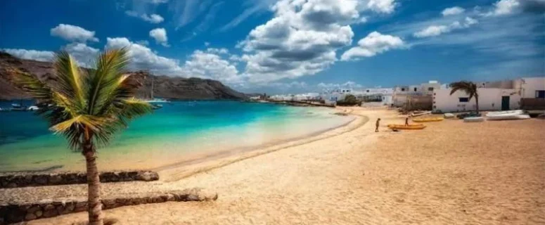 Ferry Lanzarote – La Graciosa Ferry Lanzarote – La Graciosa