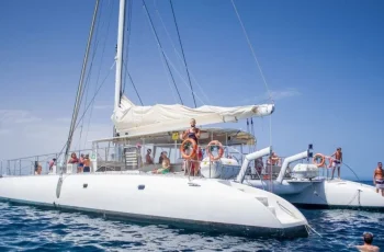 Excursión a Papagayo en Catamarán Excursión a Papagayo en Catamarán