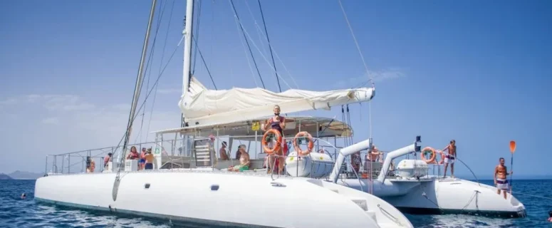 Excursión a Papagayo en Catamarán Excursión a Papagayo en Catamarán